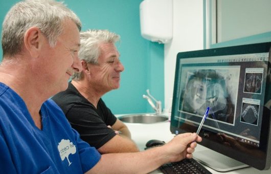 refaire ses dents dentiste et patient